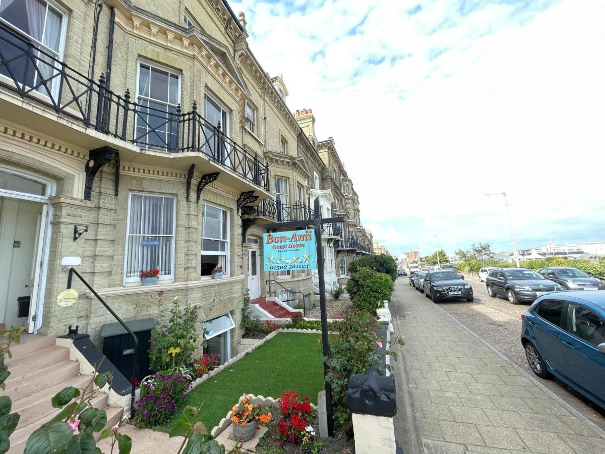 Bon-ami 3* Lowestoft