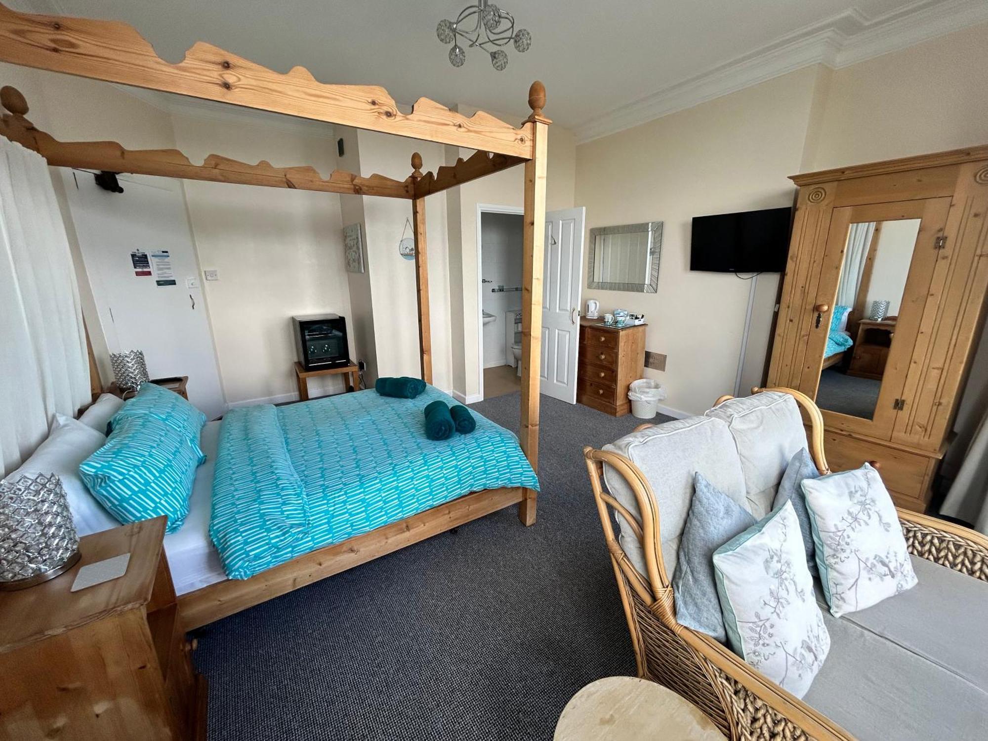 Bon-ami 3* Lowestoft