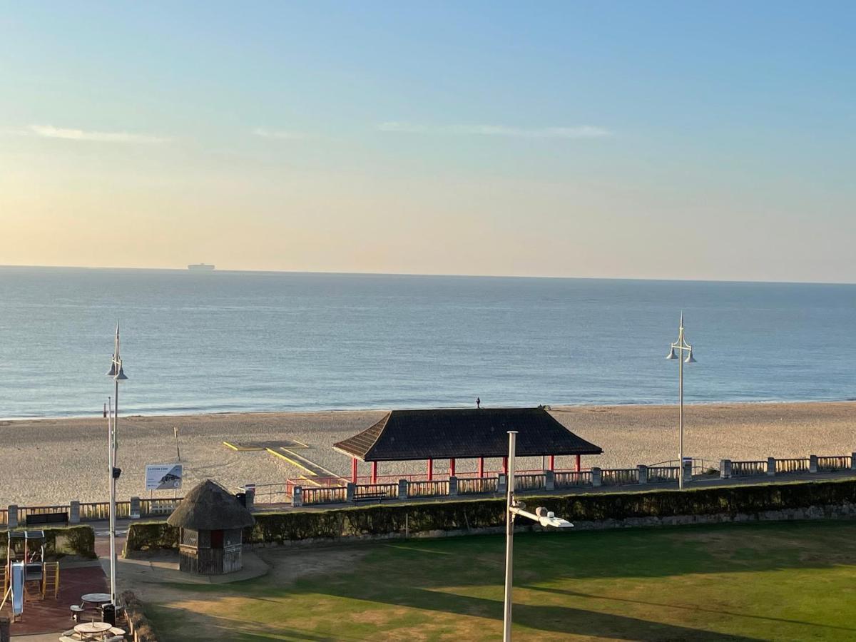 Bon-ami Lowestoft
